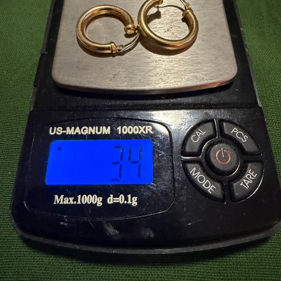 18k old gold Gold Hoop Earrings - Timeless Women's Jewelry - Picture 15 of 16